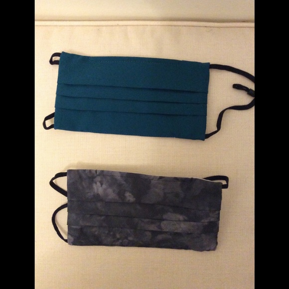 3 packs for $5. Athleta everyday 5 face mask. - Picture 7 of 7